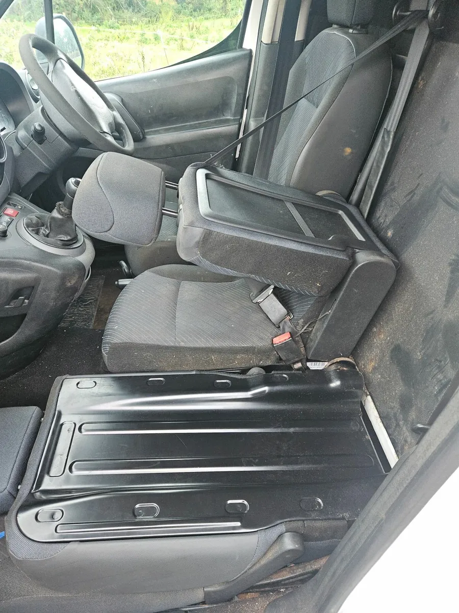 3 seat for Peugeot  partner  and bulkhead - Image 4