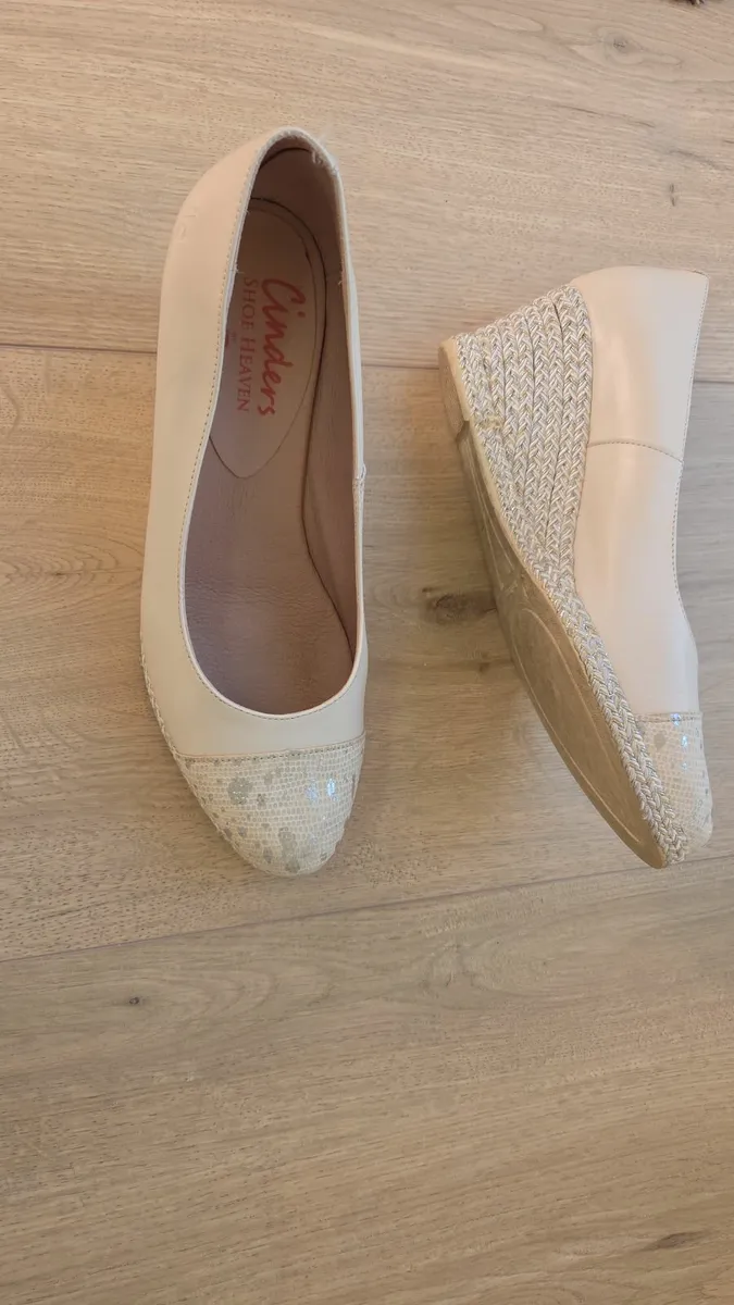 Ladies shoes - Image 1