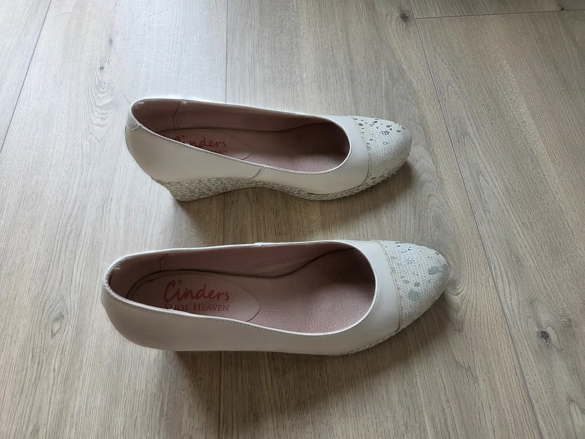 Ladies shoes - Image 2
