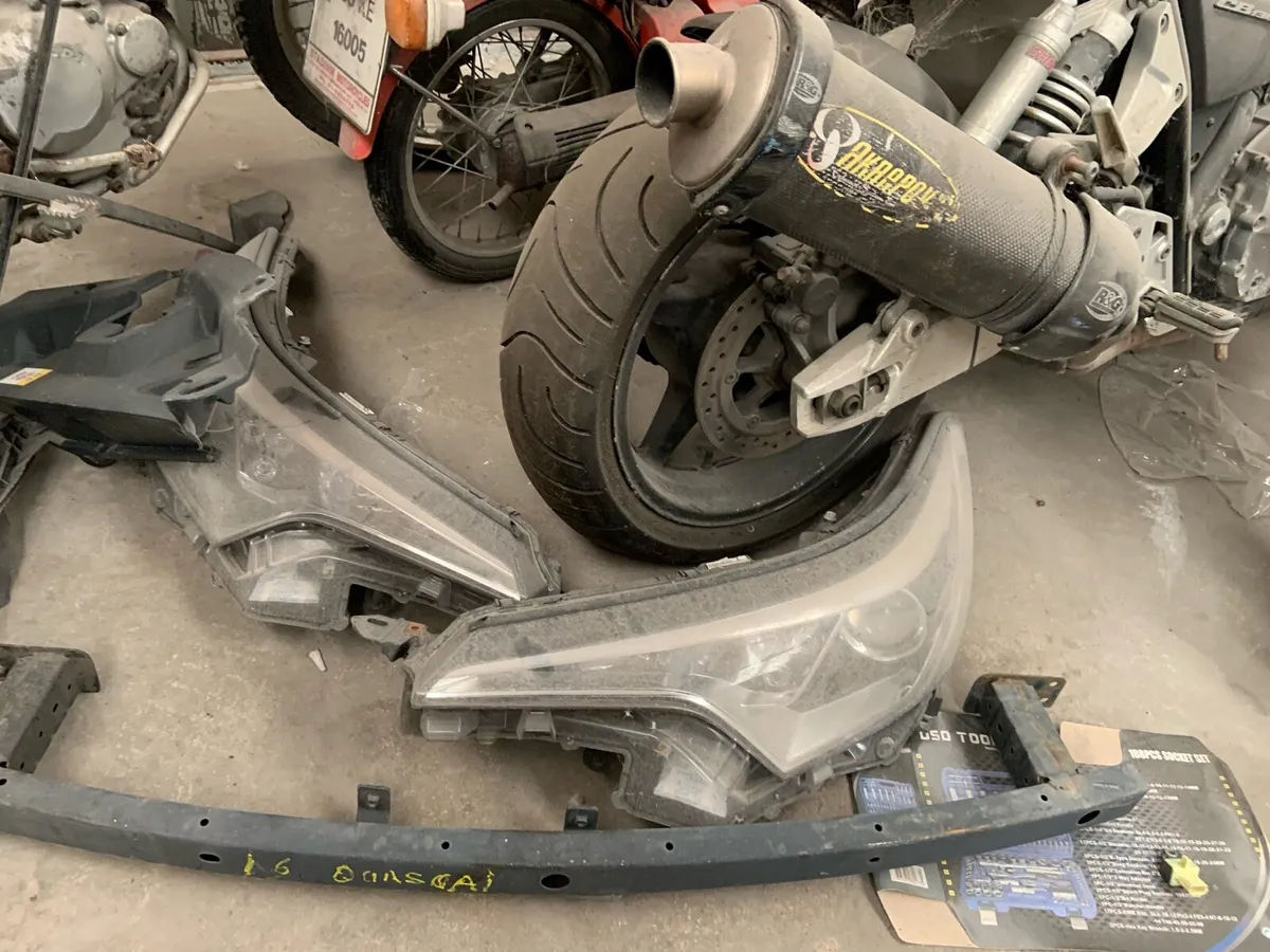 Toyota chr front parts 2018 - Image 2