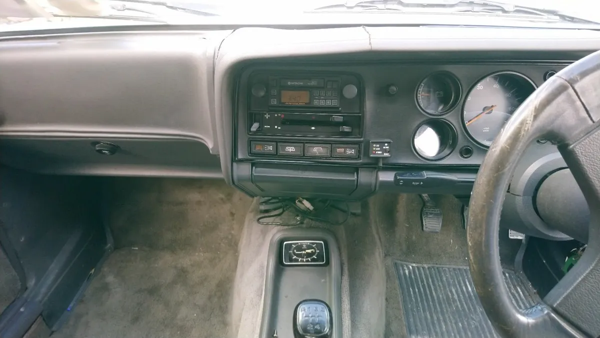 Ford Capri 1985 - Image 4