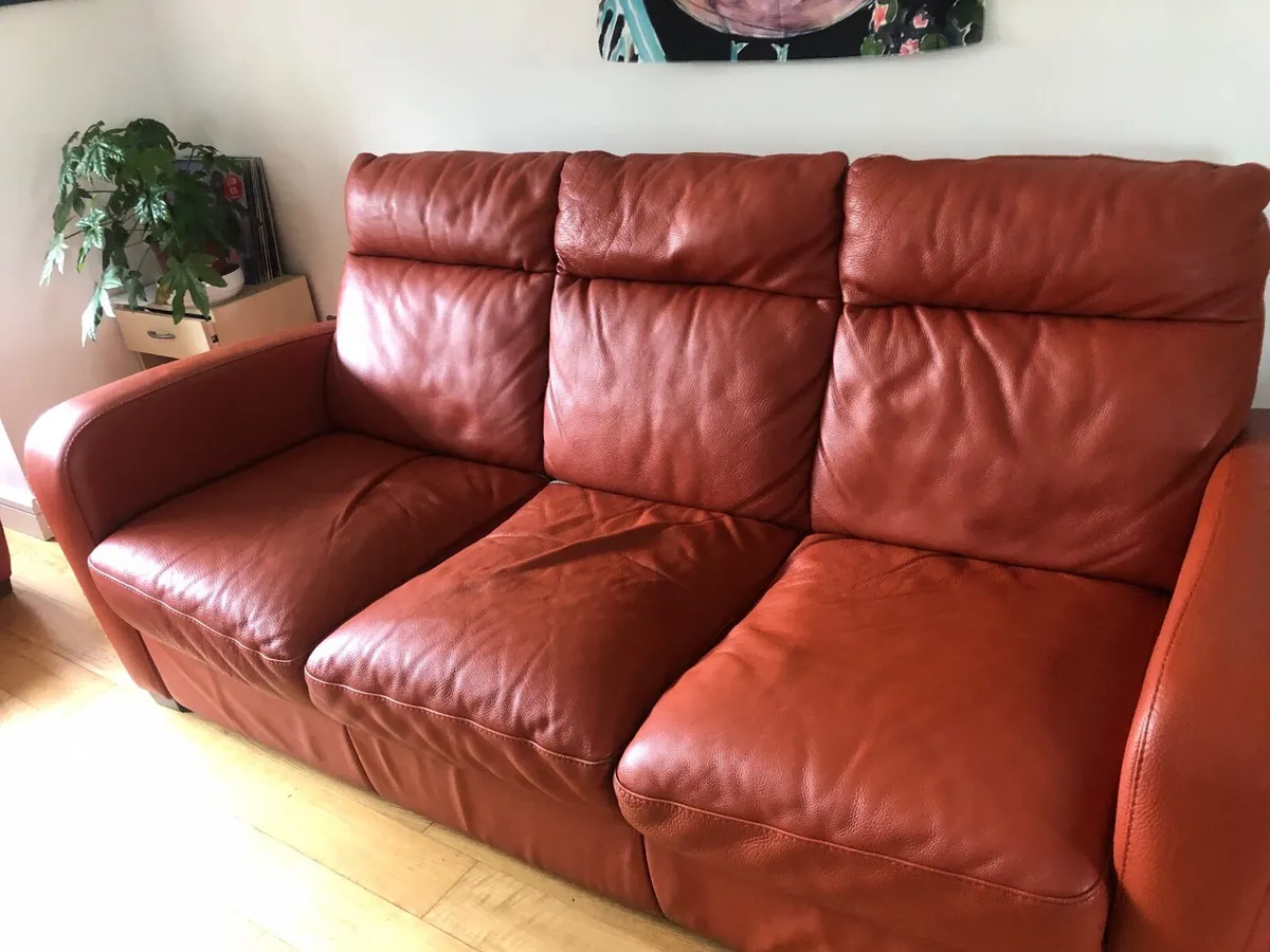 3 seater leather sofa - Image 1