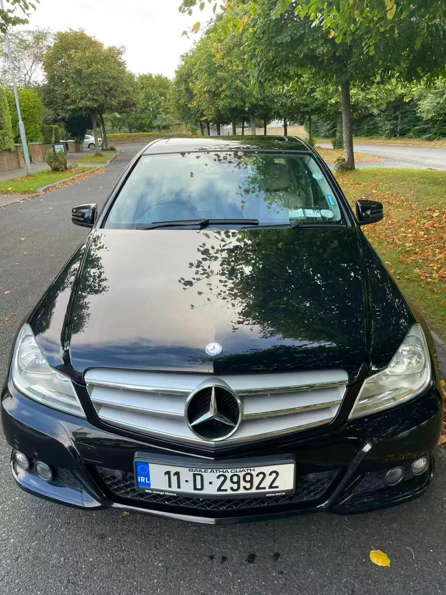 Mercedes-Benz C-Class 2011 - Image 2