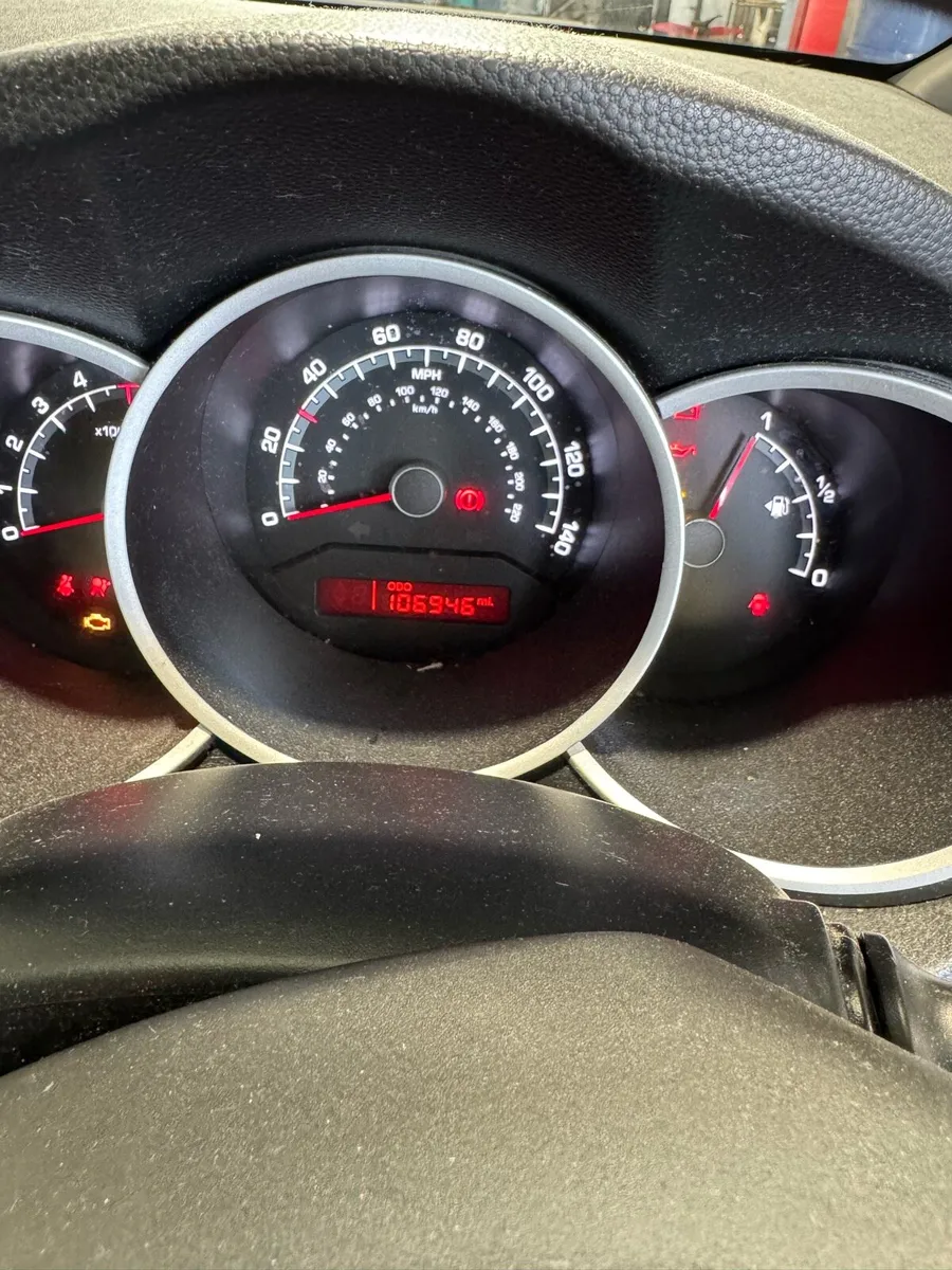 Car - Image 4