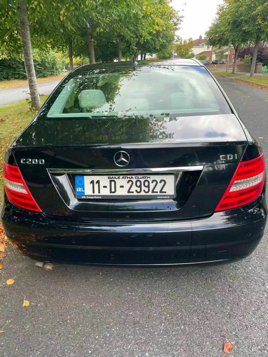 Mercedes-Benz C-Class 2011 - Image 4