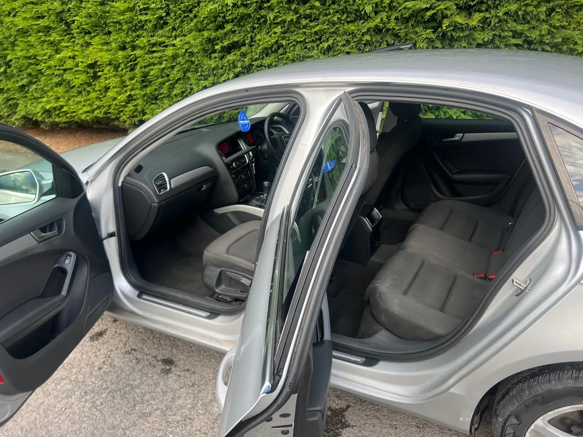 Audi A4 2010 - Image 3
