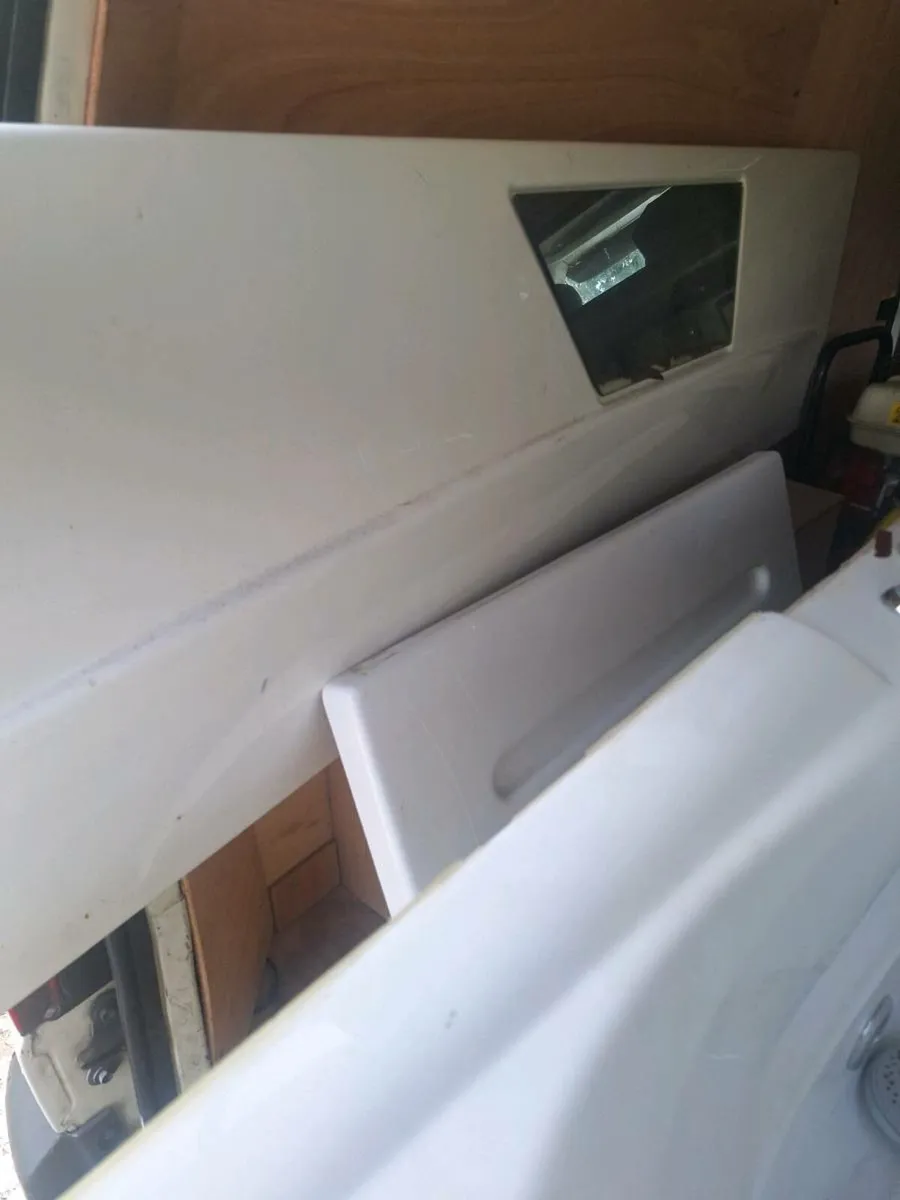 Jacuzzi bathroom tub - Image 3