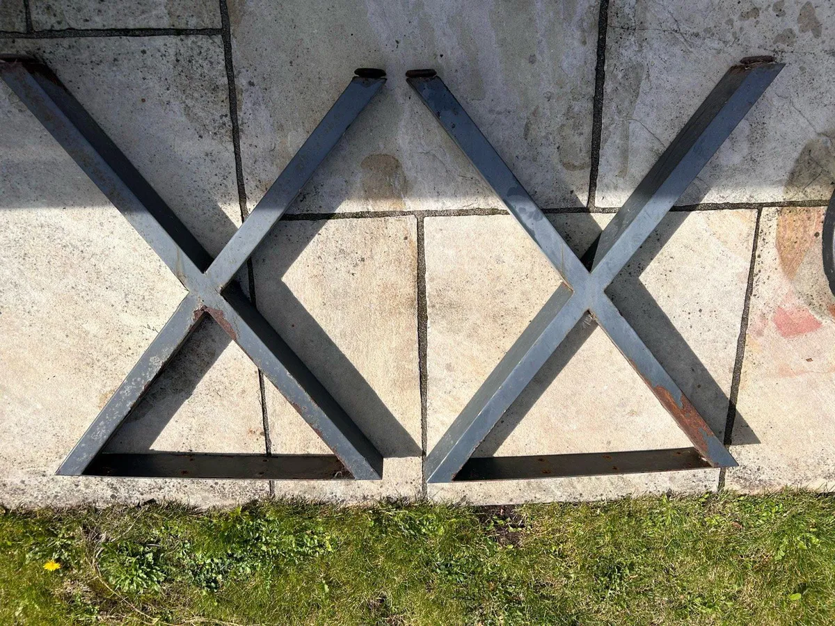 X-Shaped Steel Table Legs