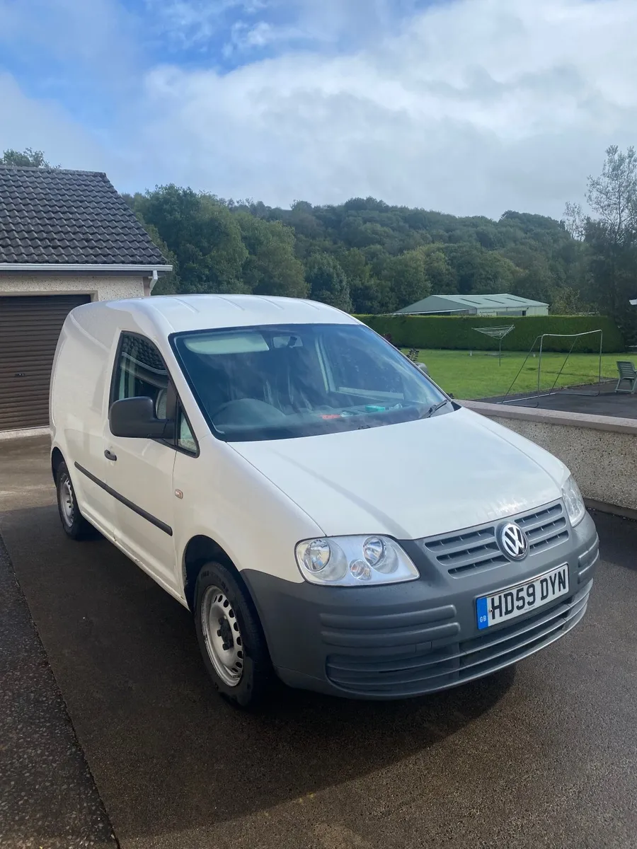 Volkswagen Caddy 2010 - Image 2