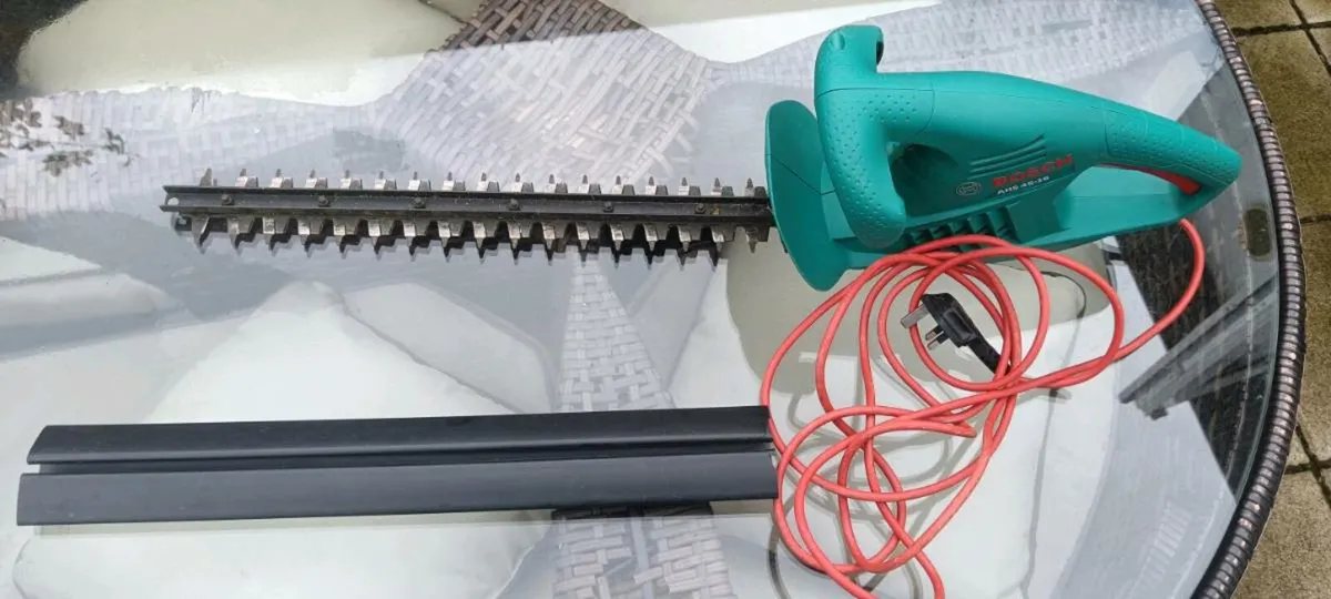 Bosch electric Hedge trimmer - pwo - Image 2