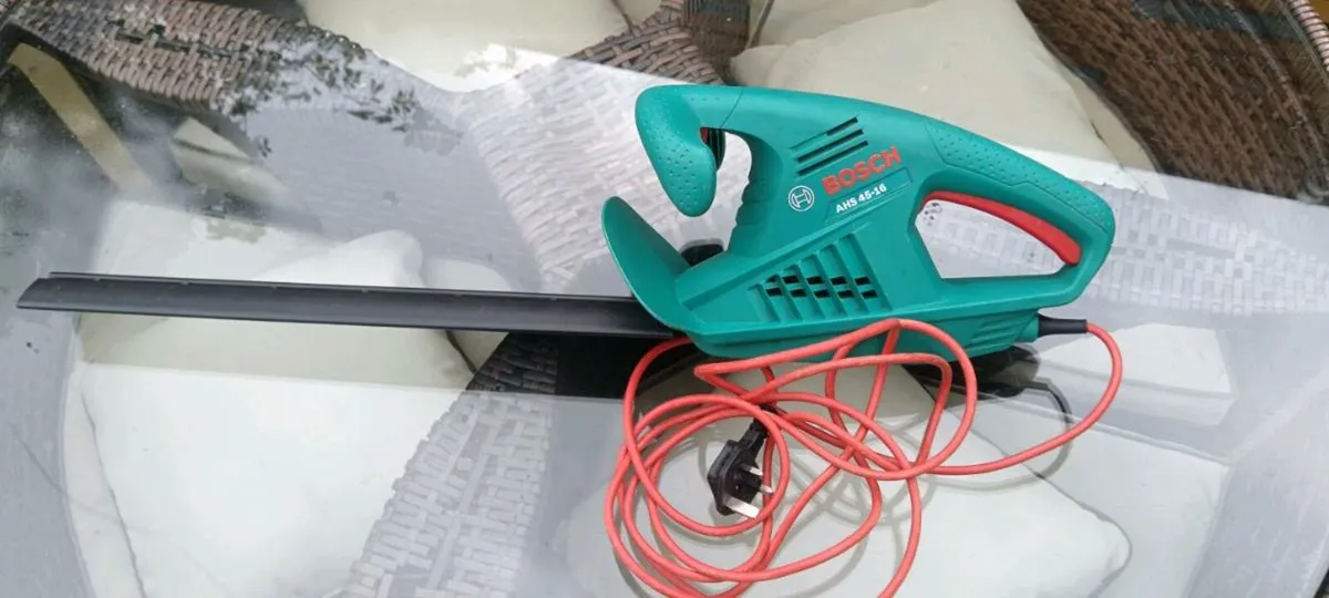 Bosch electric Hedge trimmer - pwo - Image 4