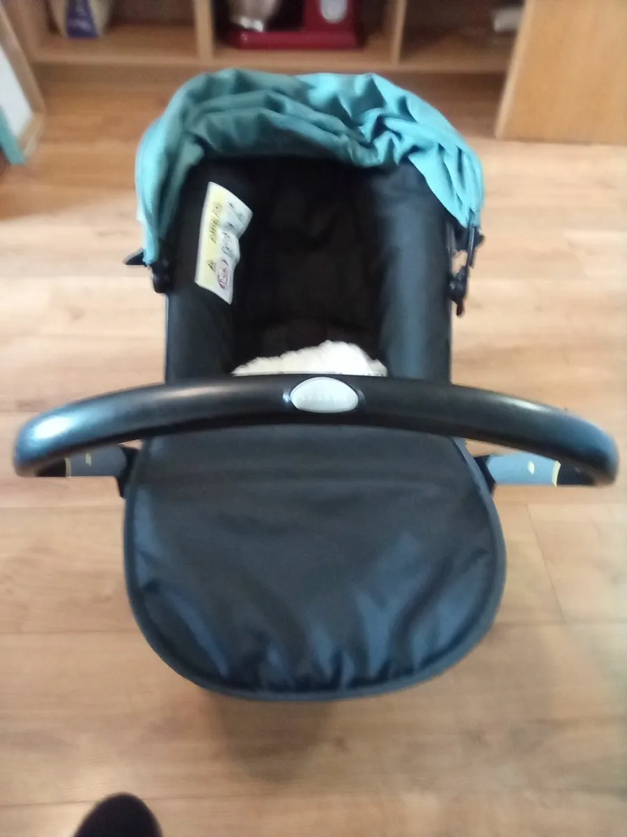 Pram - Image 1