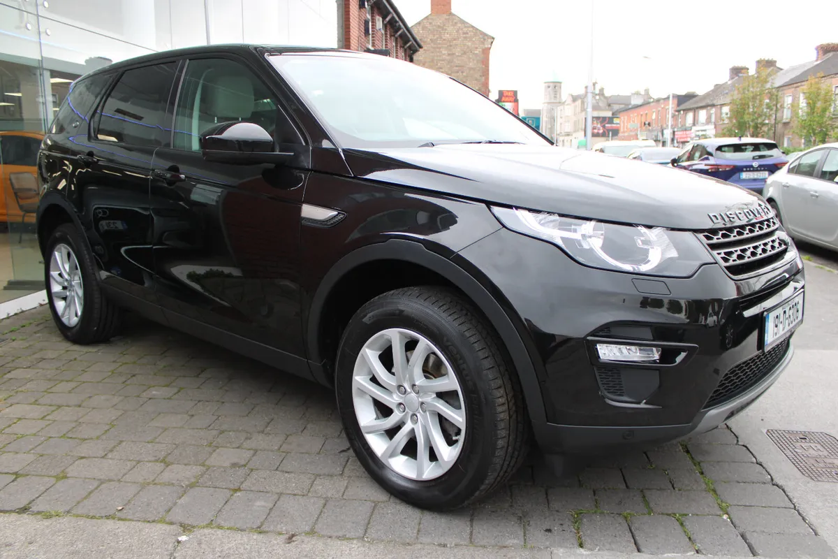 Land Rover Discovery Sport 2019 AUTO 4WD 7 SEAT - Image 2