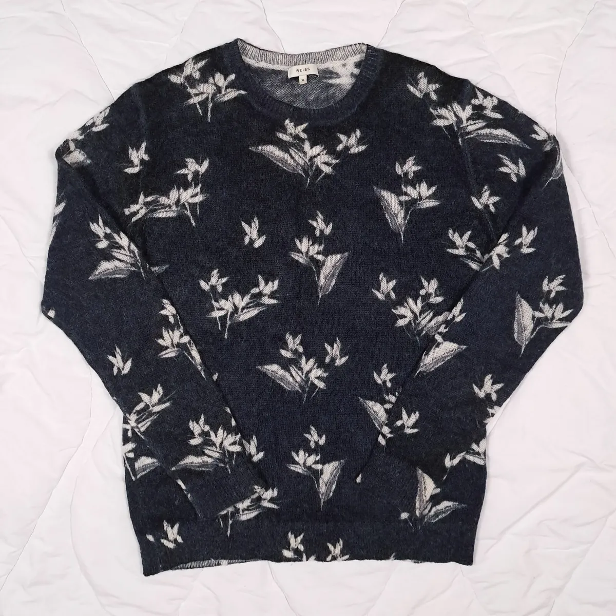 Reiss Navy Blue White Leaf Floral Jumper Mens XL - Image 1
