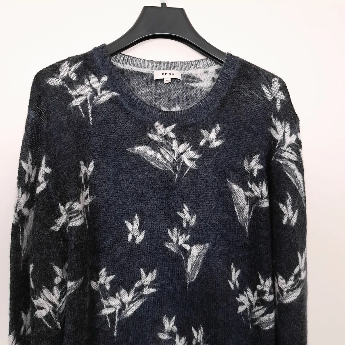 Reiss Navy Blue White Leaf Floral Jumper Mens XL - Image 3