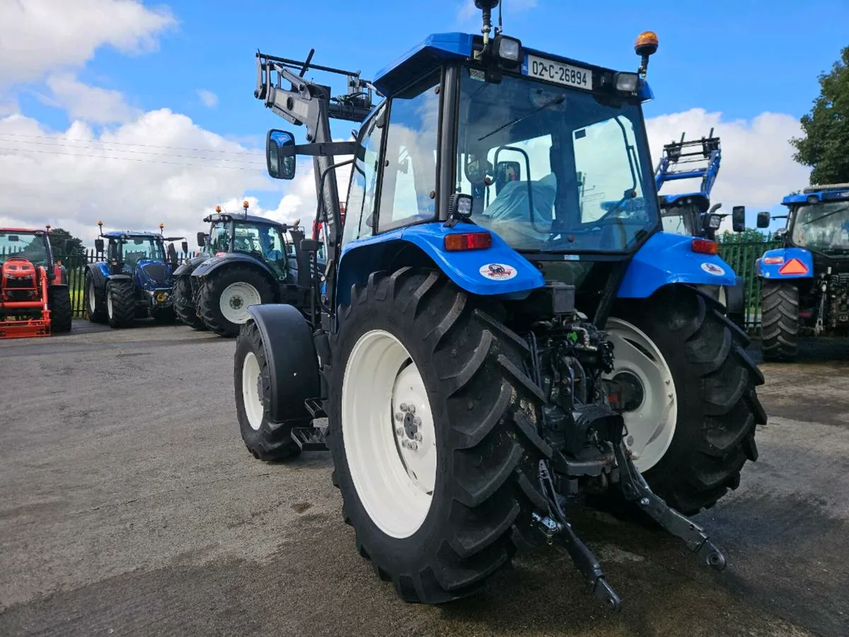 New Holland TS100 2002 - Image 3