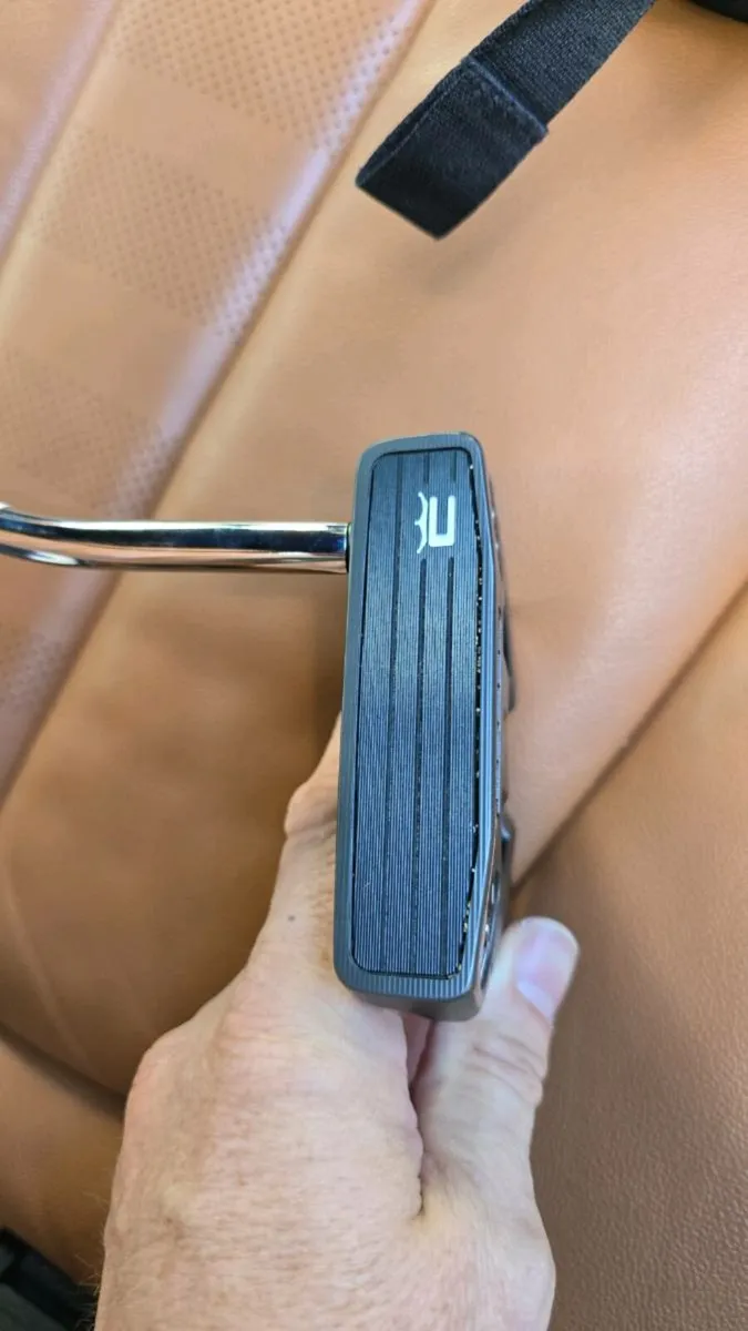 Cobra Agera putter - Image 4