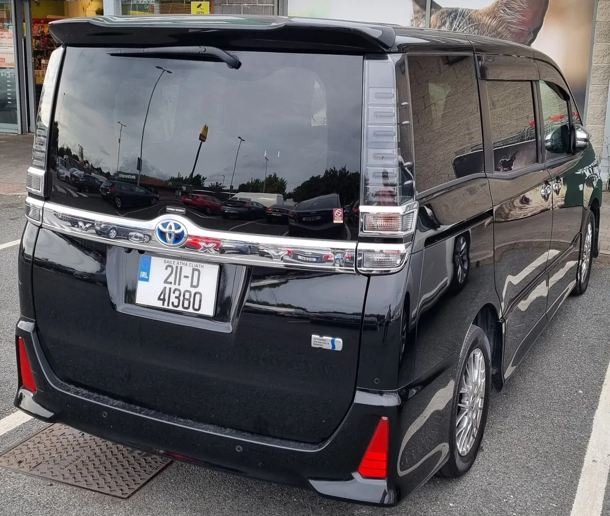 Toyota Voxy 2021 hybrid 1.8L €28950 - Image 2