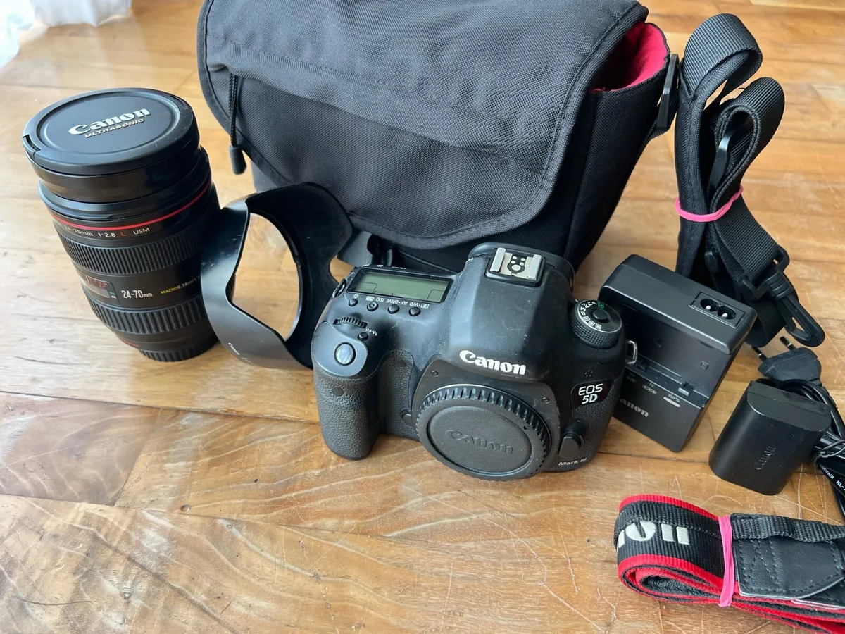 Canon Mark III plus full kit - Image 4