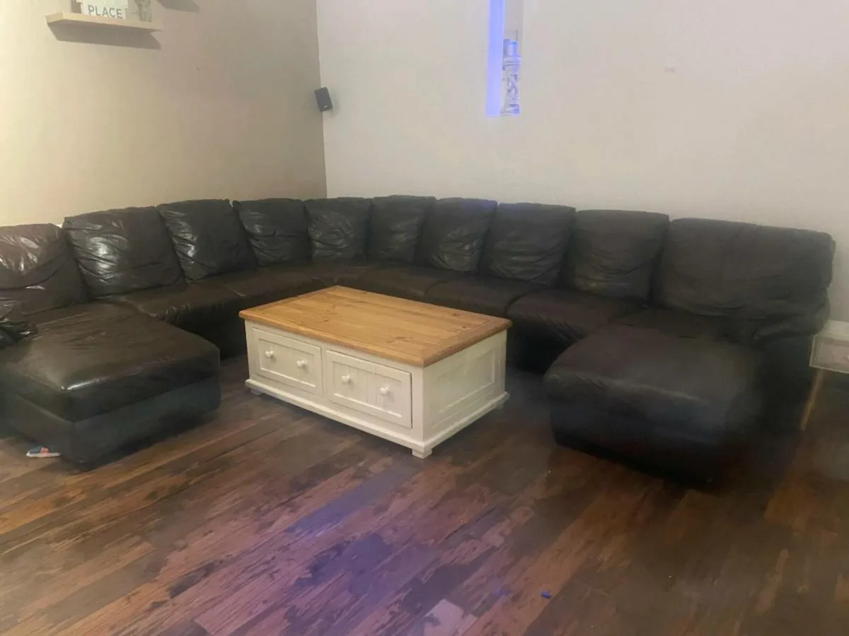 Corner leather sofa (Free) - Image 1