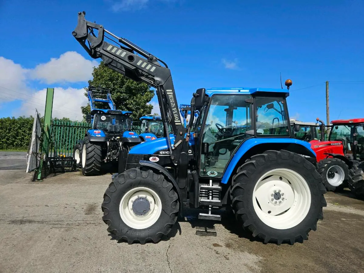 New Holland TS100 2002 - Image 1
