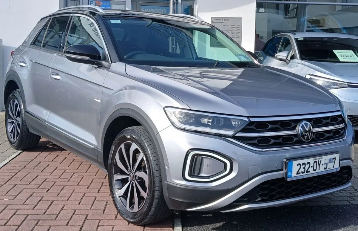Volkswagen T-Roc Style 1.0 TSI 110HP  rear View C - Image 1