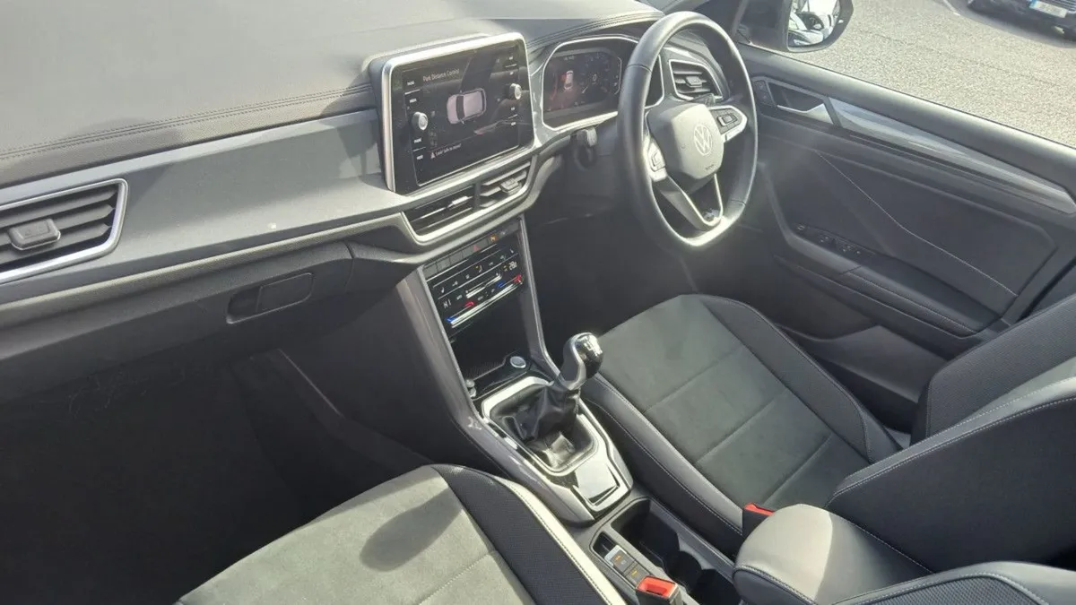 Volkswagen T-Roc Style 1.0 TSI 110HP  rear View C - Image 3