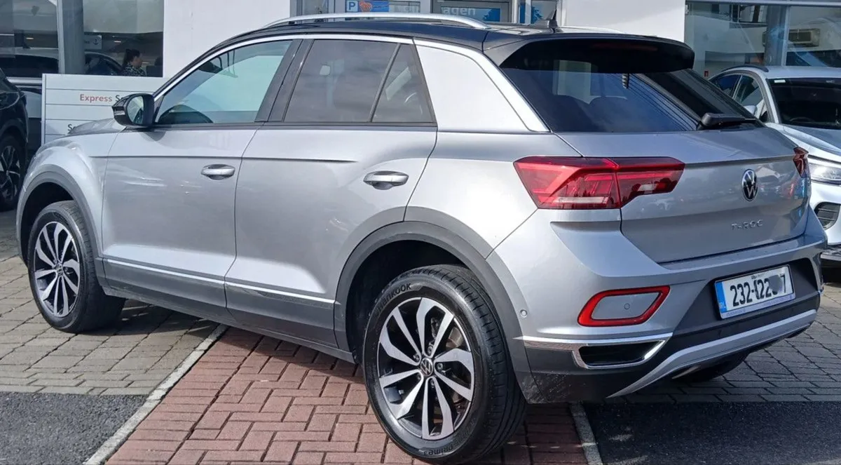 Volkswagen T-Roc Style 1.0 TSI 110HP  rear View C - Image 4