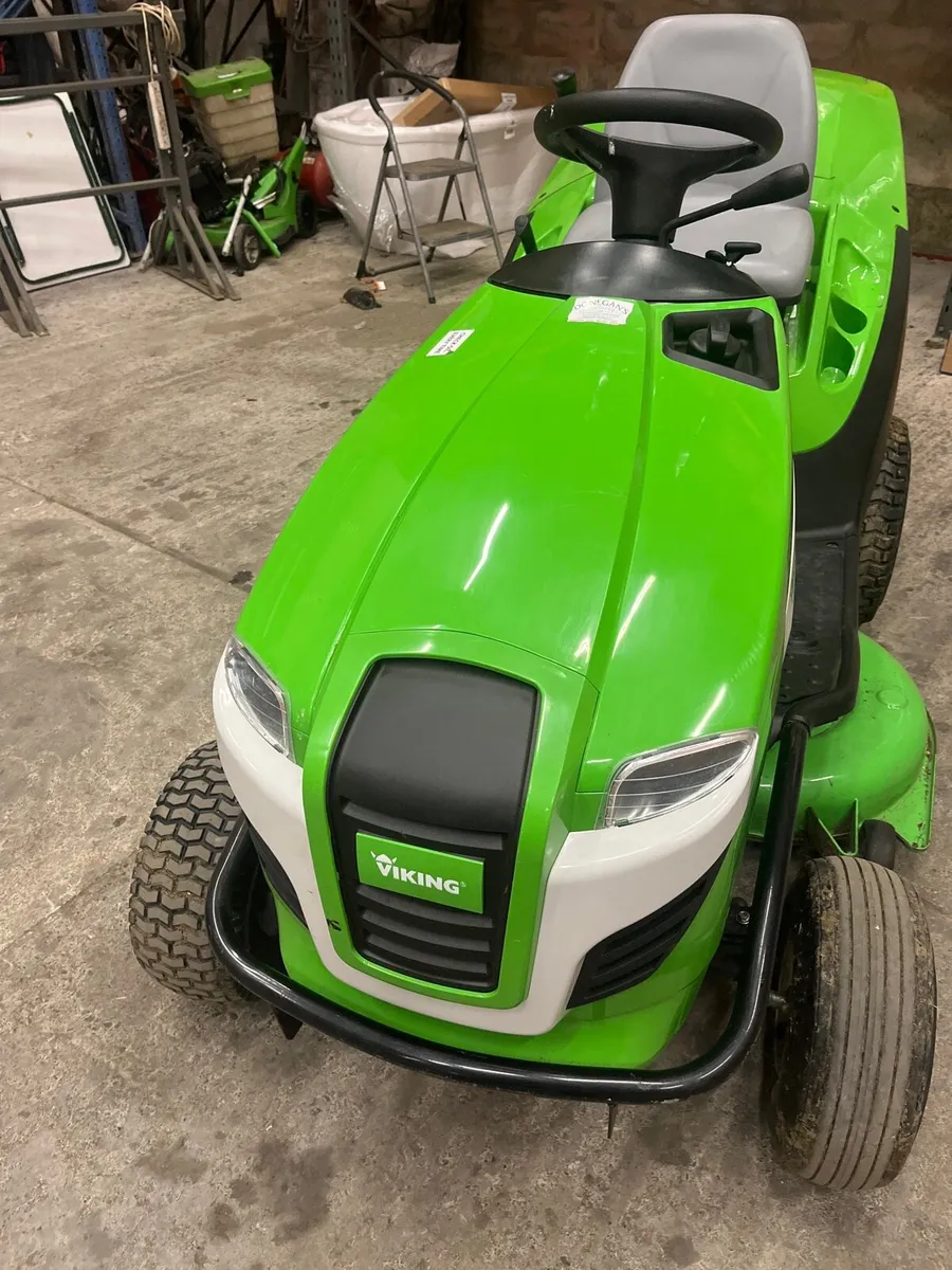 STIHL/ VIKING T5 Tractor mower - Image 1