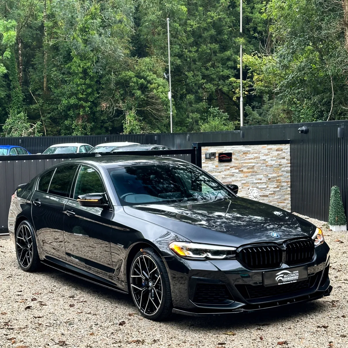 2022 (222)  BMW 530e M-SPORT  290BHP - Image 1