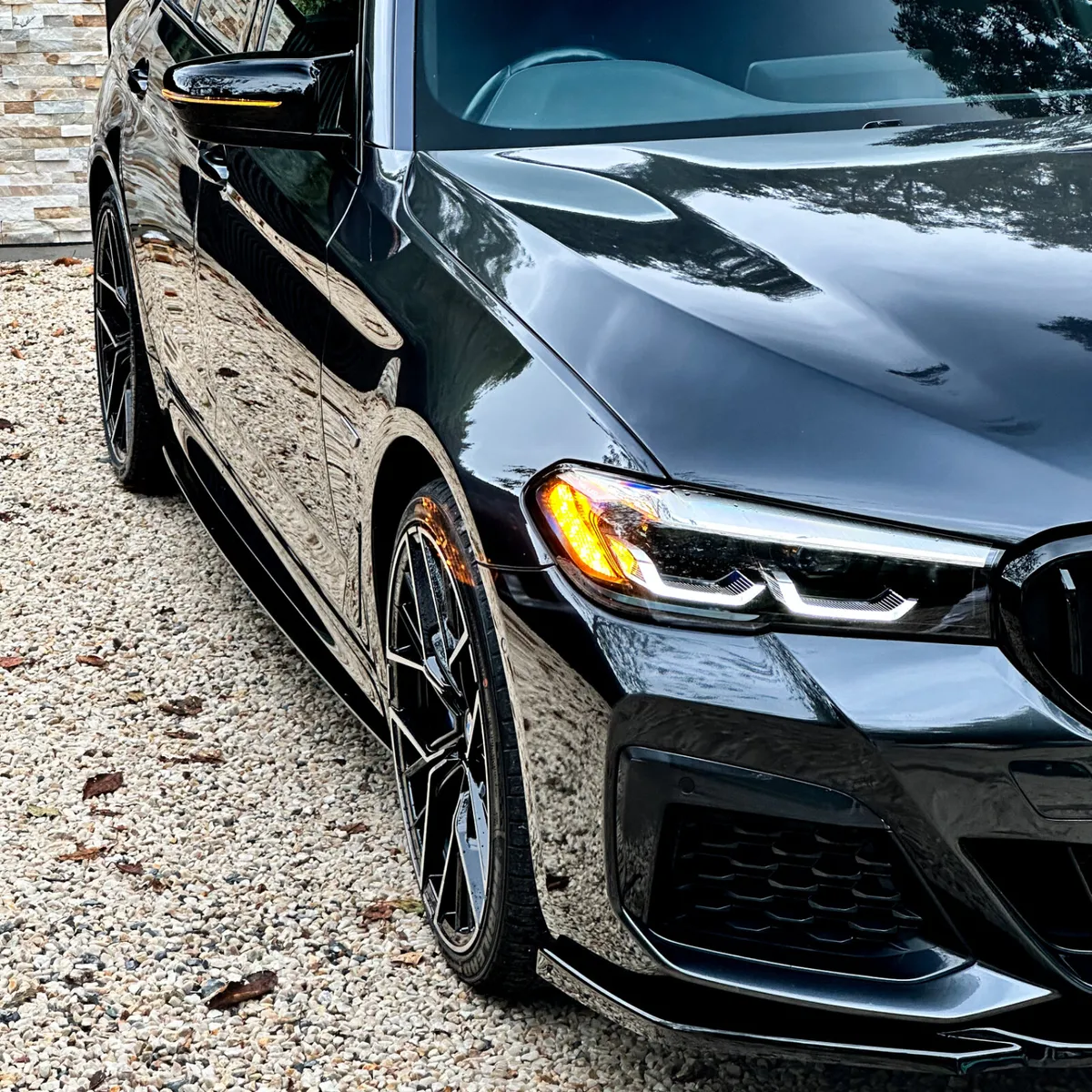 2022 (222)  BMW 530e M-SPORT  290BHP - Image 3