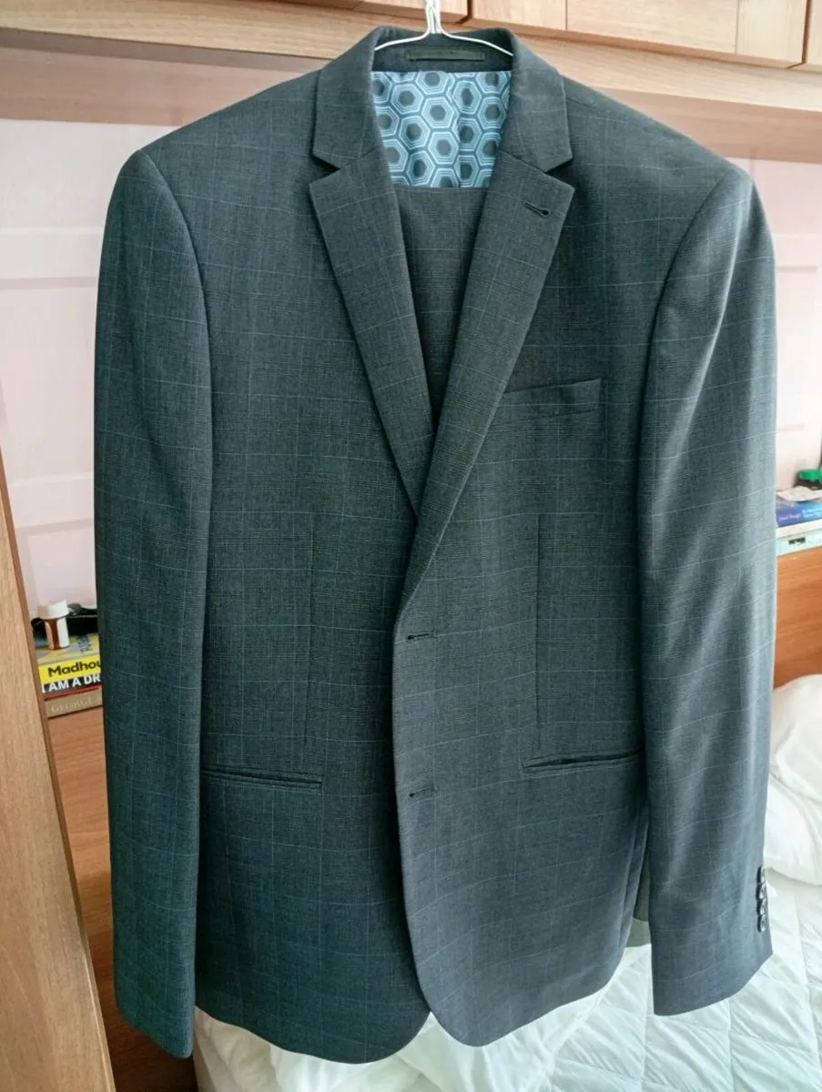 Two-piece  suit - Image 4