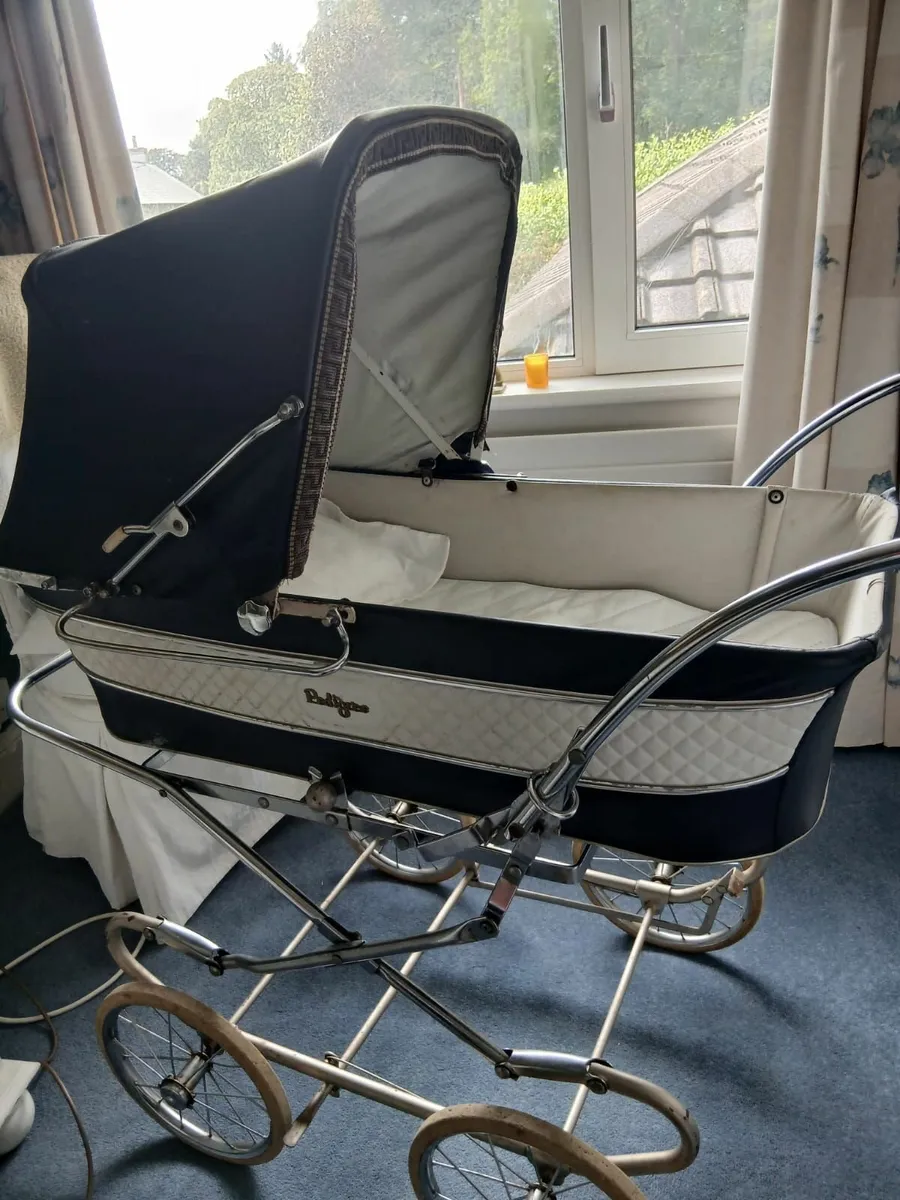 PEDIGREE PRAM - Image 2