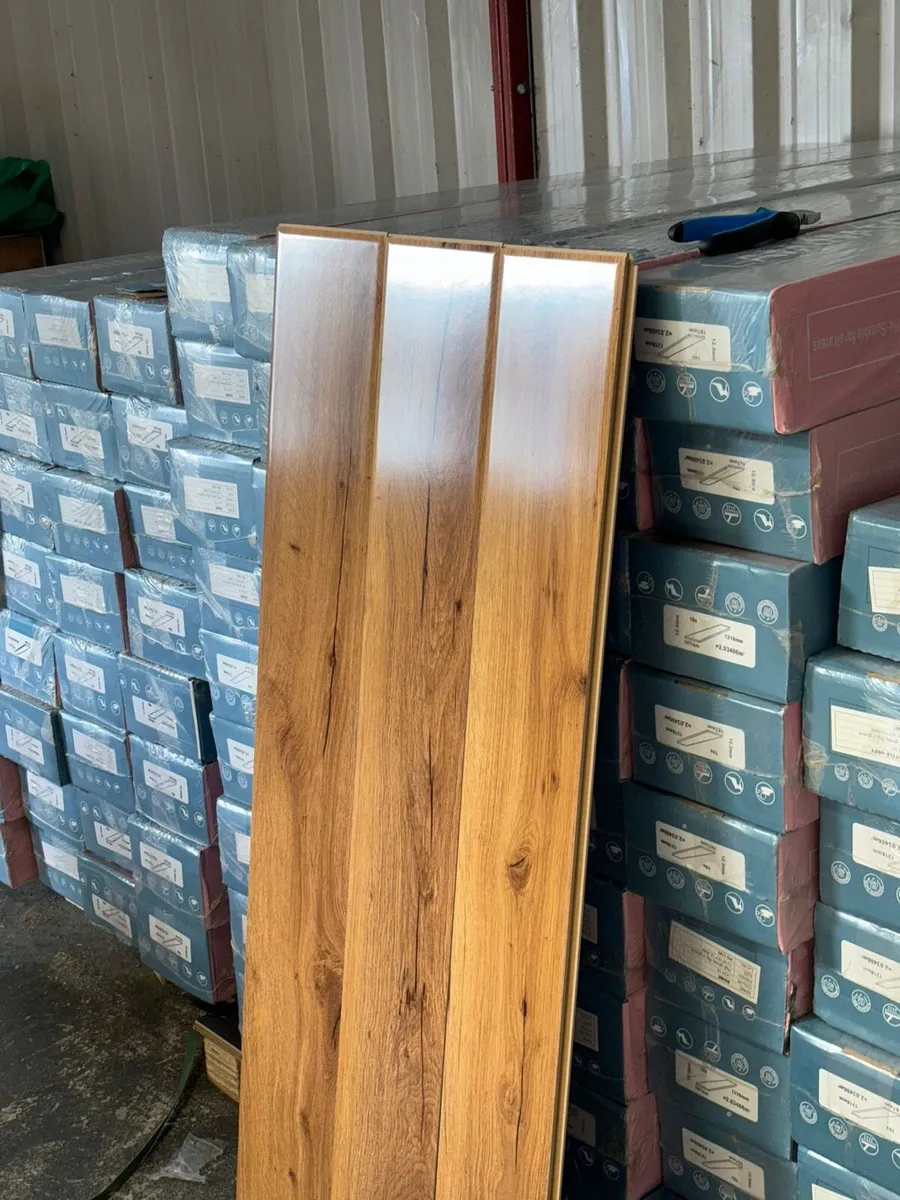 New high gloss laminated flooring - Image 3