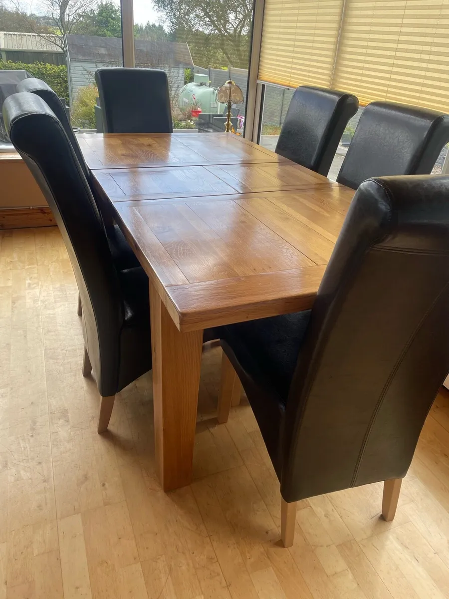 Dining room table and chairs - Image 1