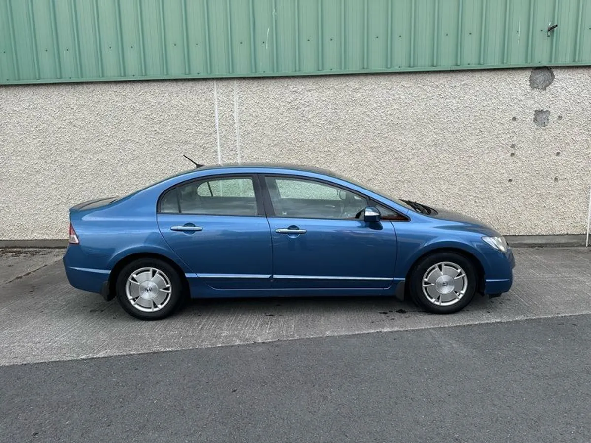 2008 Honda Civic hybrid - Image 2