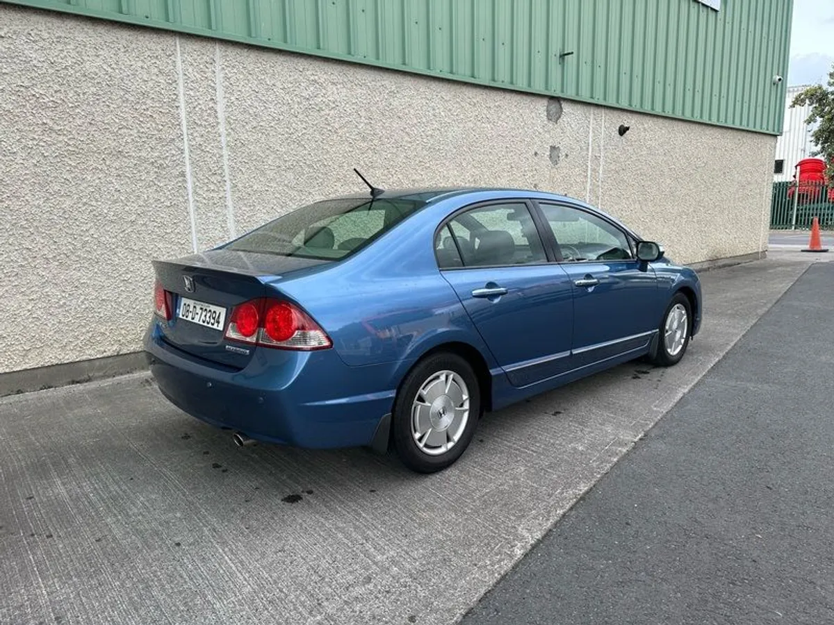 2008 Honda Civic hybrid - Image 3