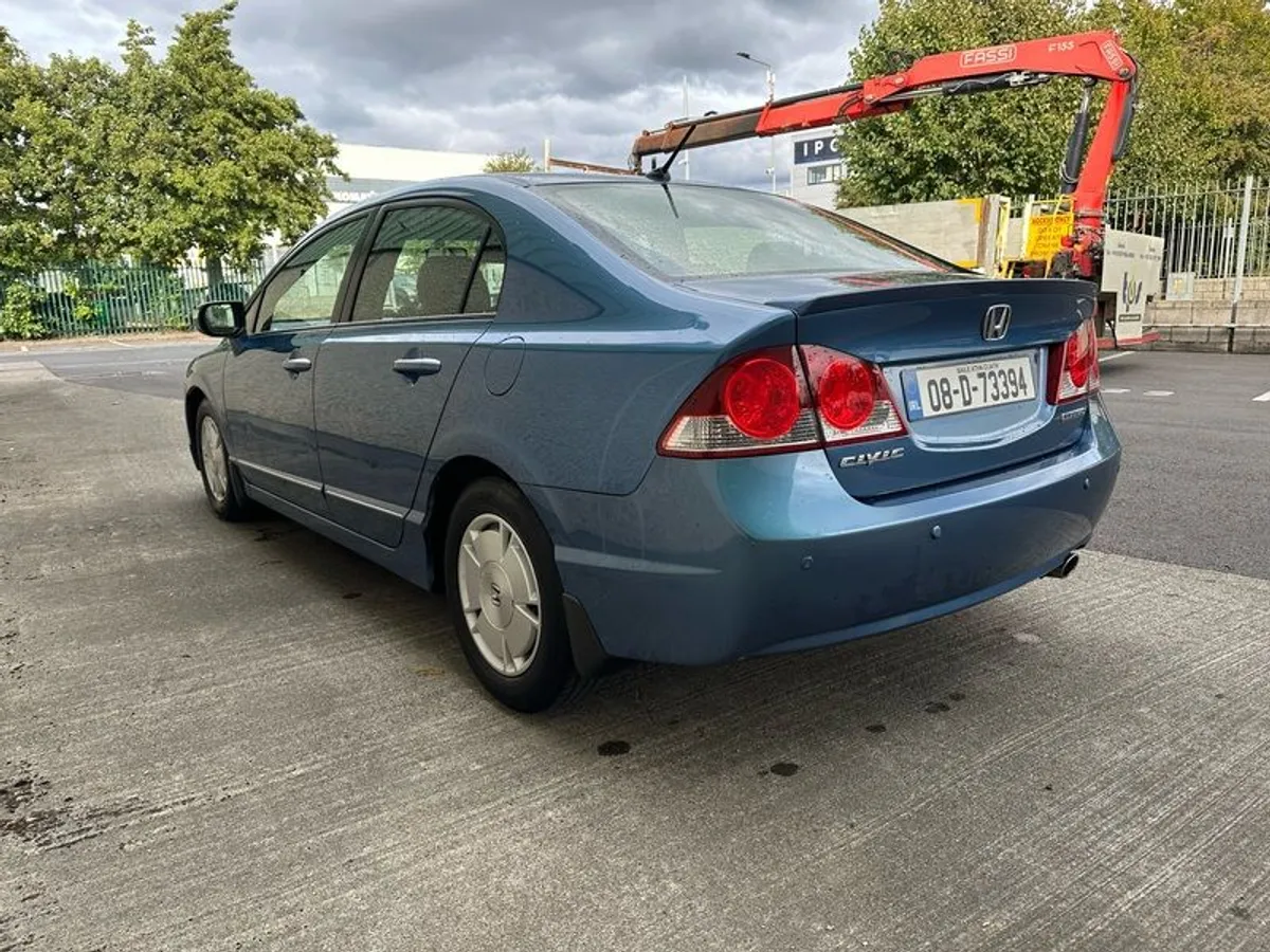 2008 Honda Civic hybrid - Image 4