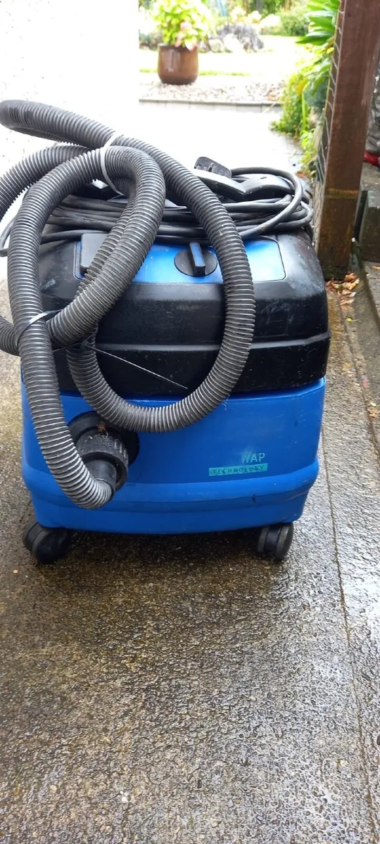 Industrial Wet/Dry Hoover - Image 1