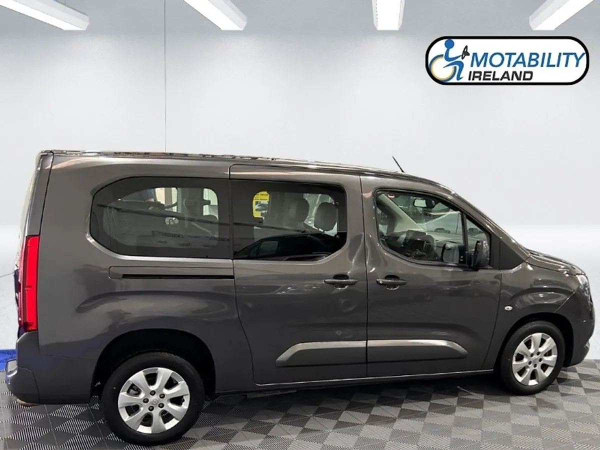 Opel Combo Wheelchair Accessible - Image 3