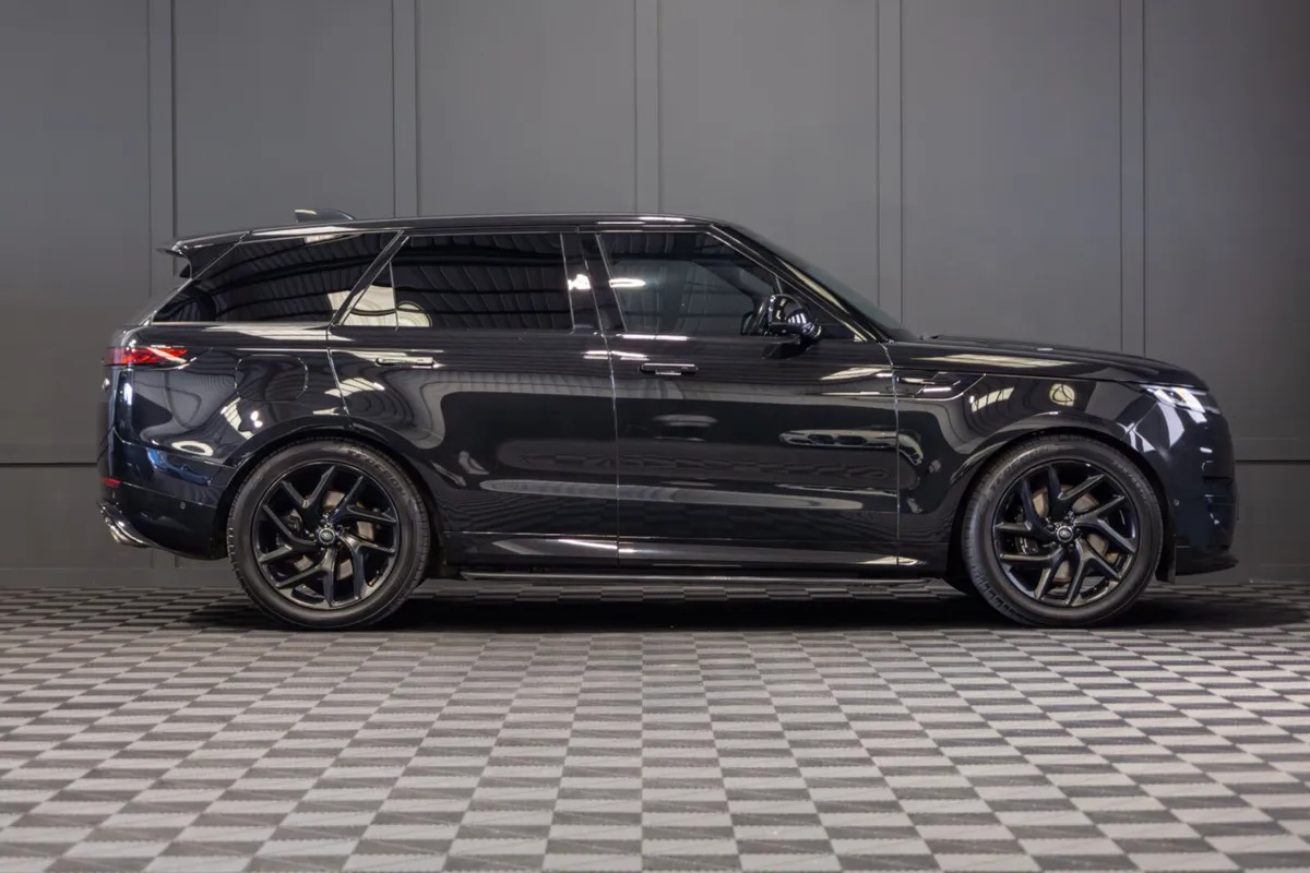 222 Range Rover Sport P440e Dynamic SE 5 Seat N1 - Image 2