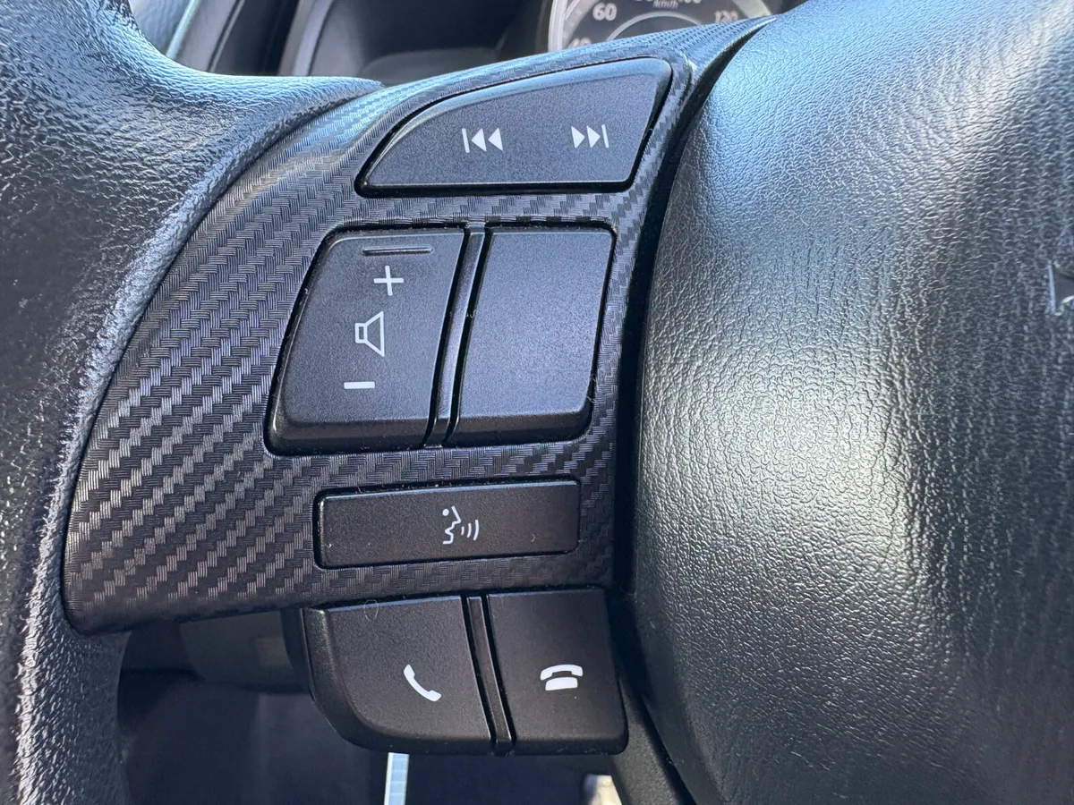 1.3 PETROL AUTO *PARKING SENSORS* - Image 4