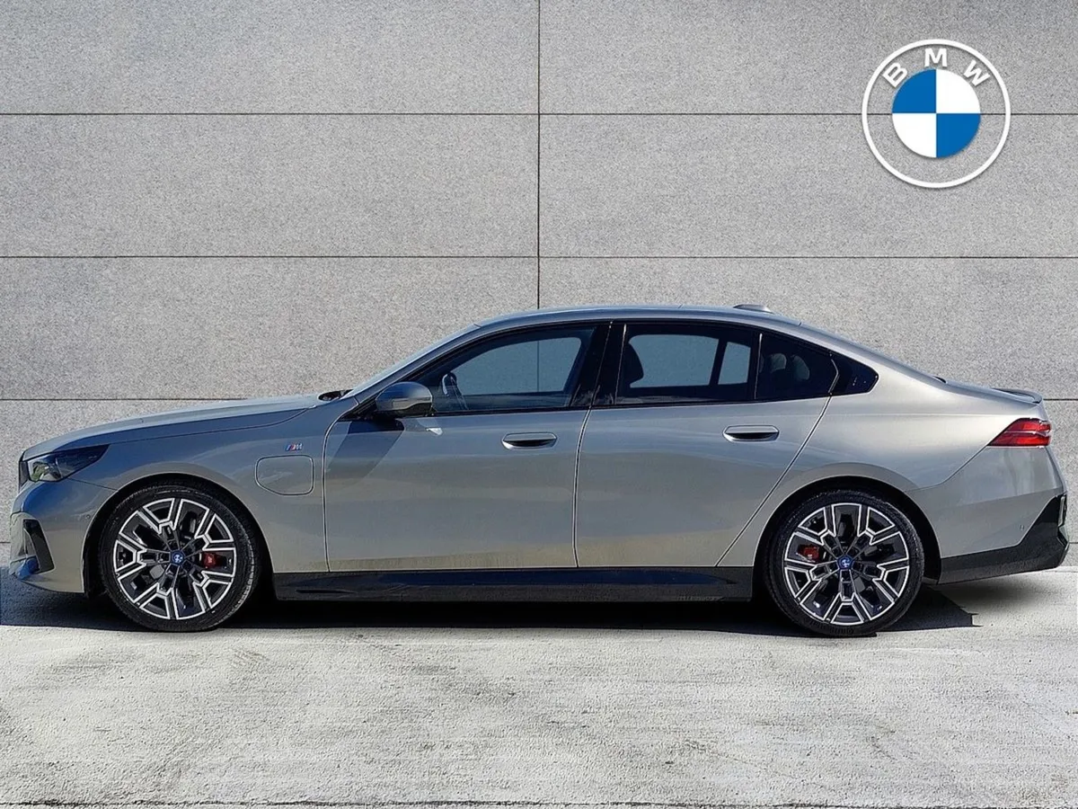 BMW 5 Series 530e M Sport Pro Saloon - Image 4