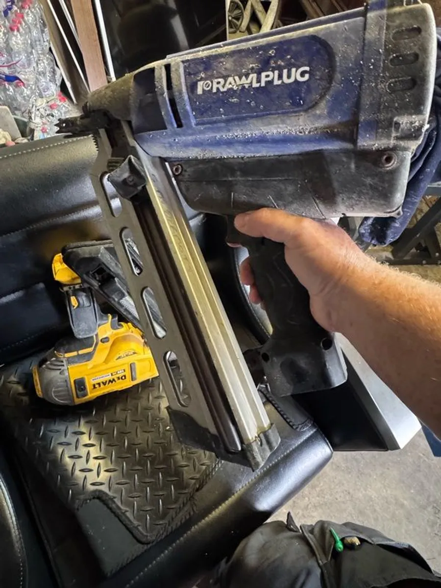 1st fix nail gun - Image 2