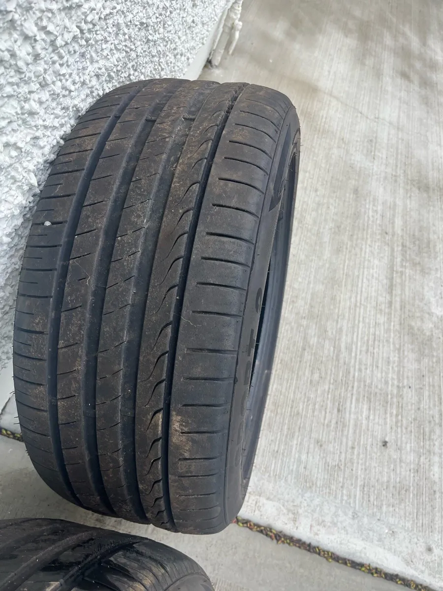 Tyres 245/45 R17 - Image 4