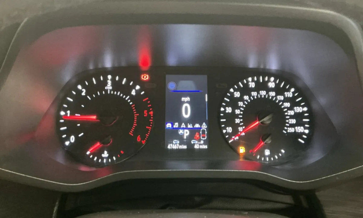 Renault Trafic Crewcab van 2023 - Image 2