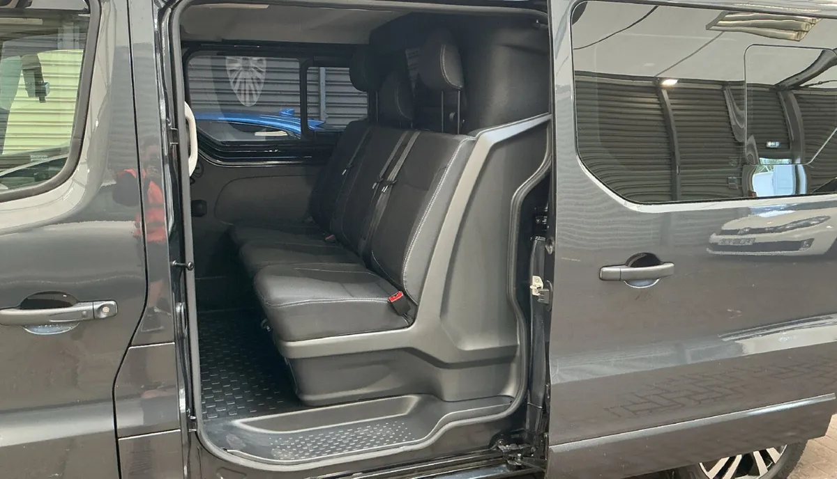 Renault Trafic Crewcab van 2023 - Image 4