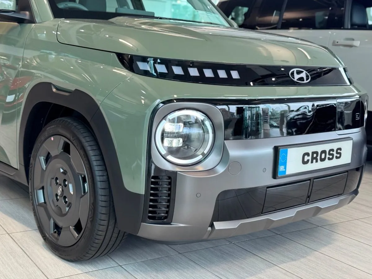 Hyundai INSTER Inster Cross 49kwh - Image 3