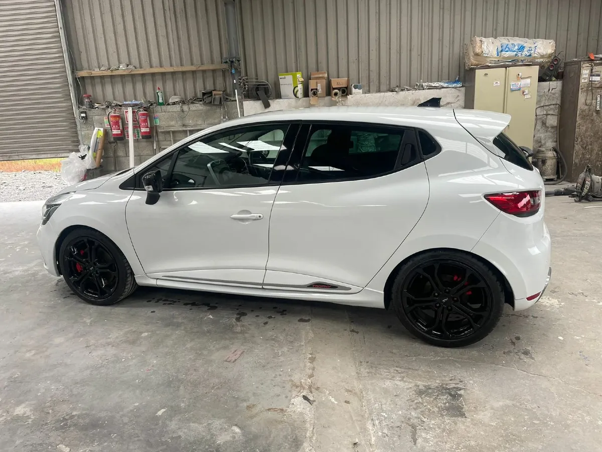 Renault Clio RS Trophy 220BHP - Image 2