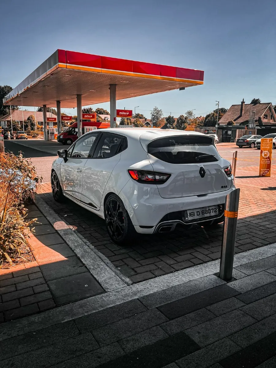 Renault Clio RS Trophy 220BHP - Image 1